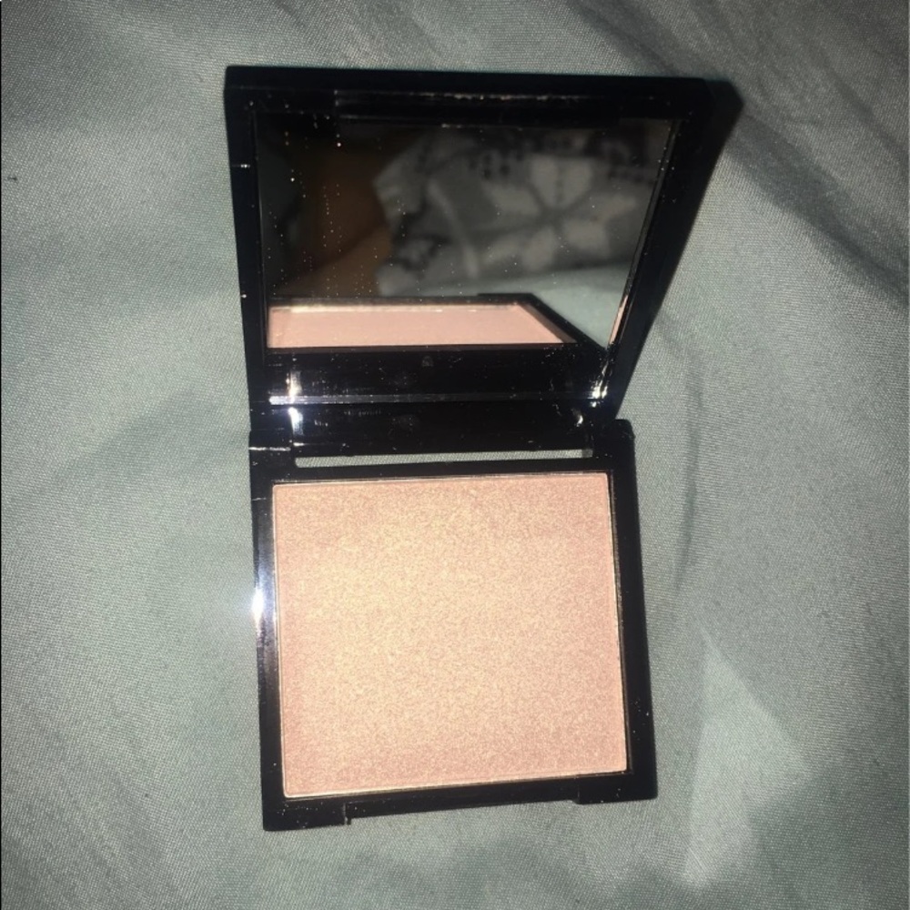 Saint Luxe Rose Quartz Highlighter